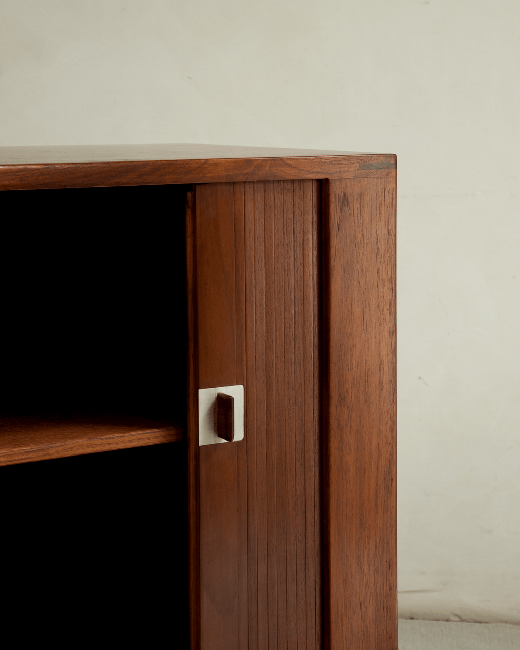 Martin Credenza