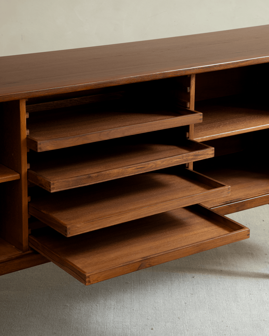 Martin Credenza