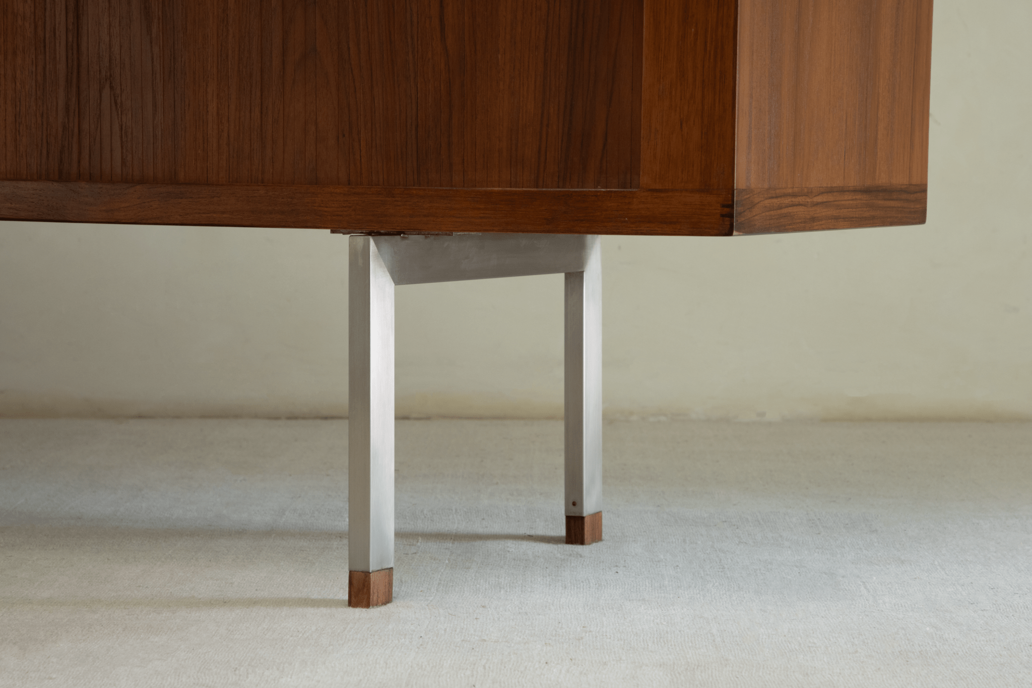 Martin Credenza
