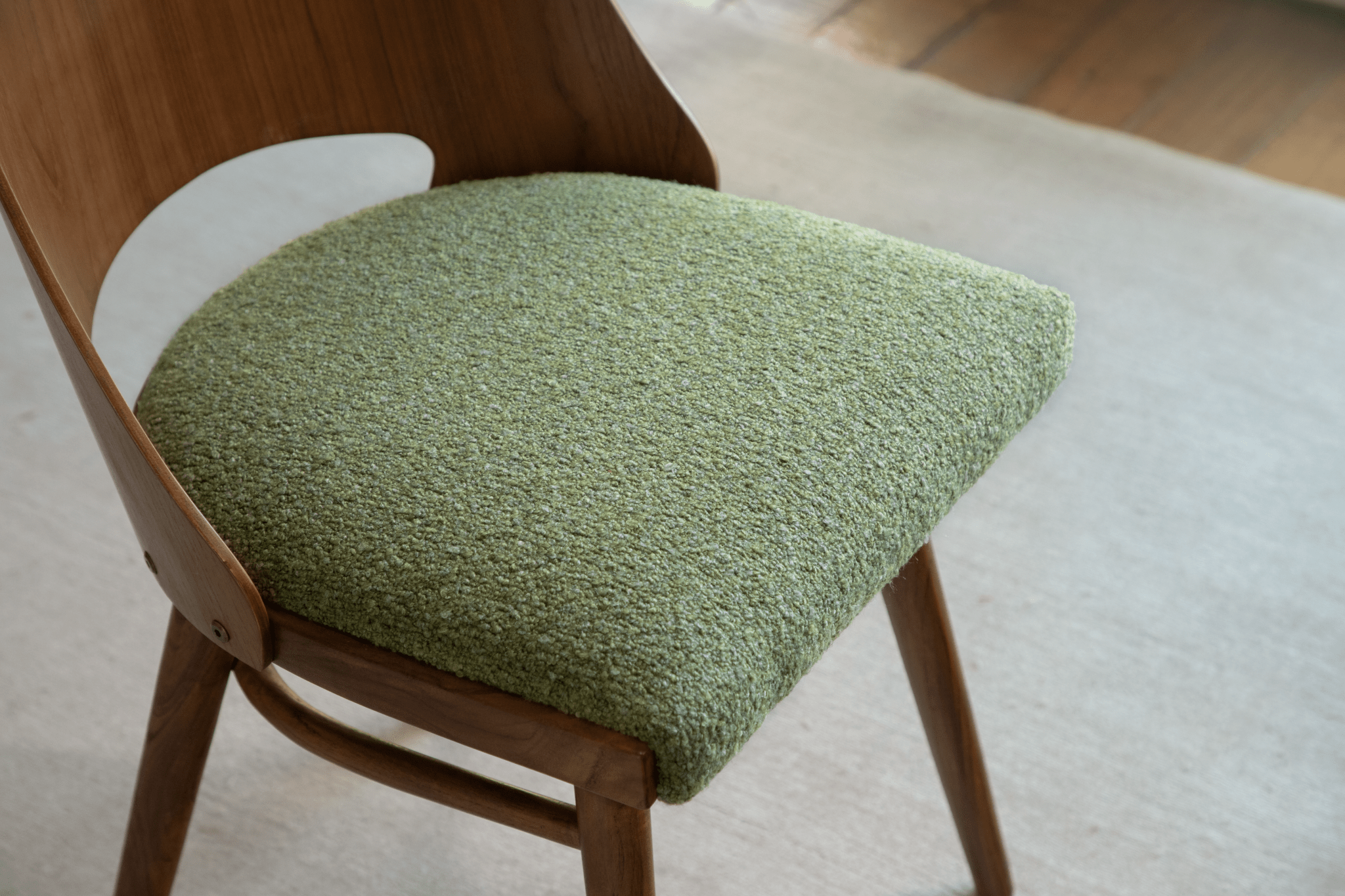 Chaise Shell